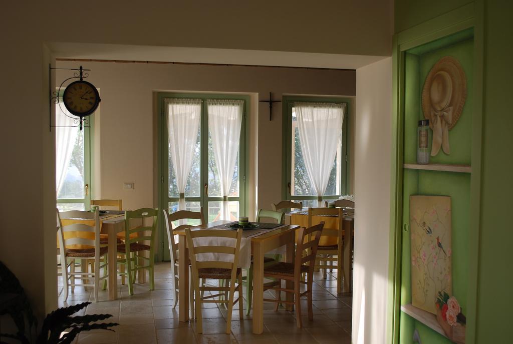 Le Maraclà Country House Iesi Exterior foto