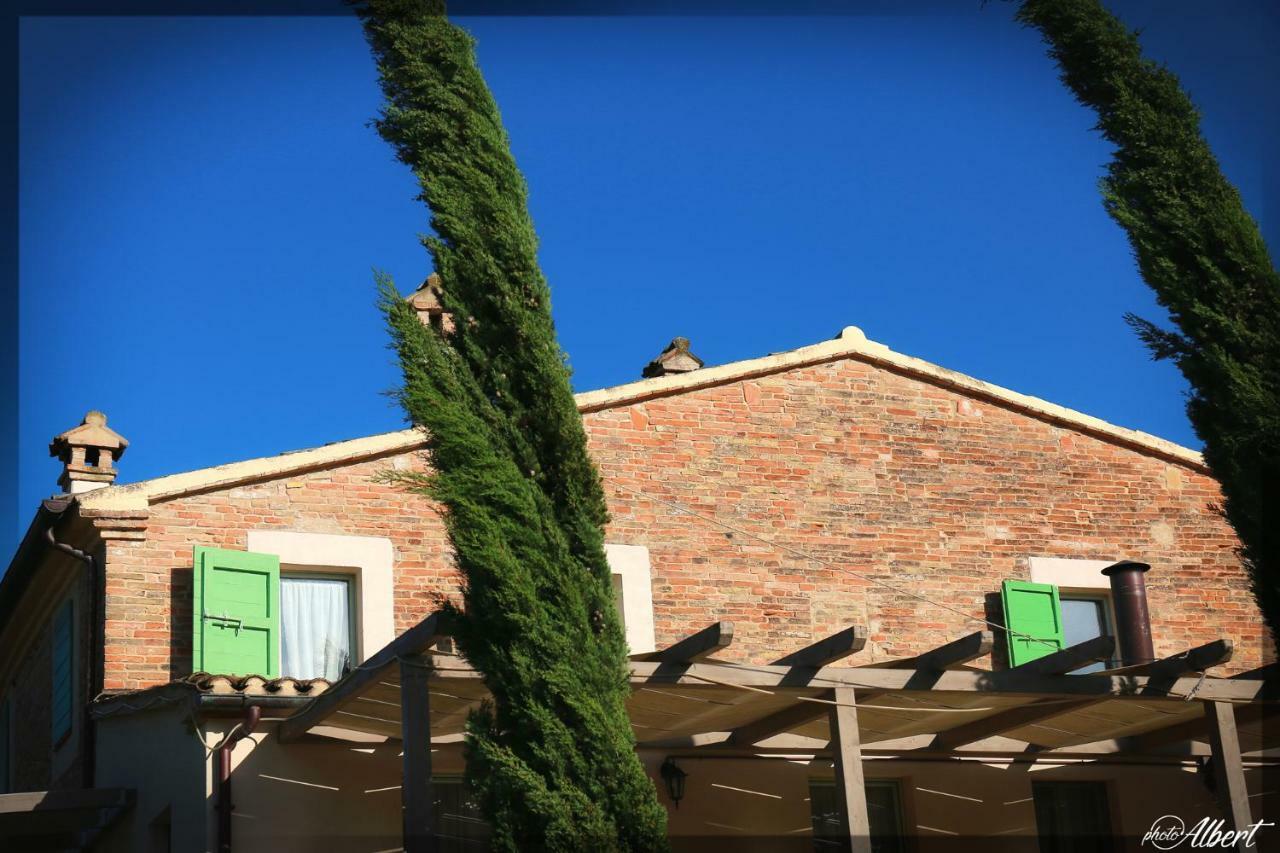 Le Maraclà Country House Iesi Exterior foto