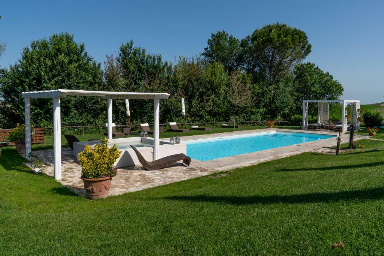 Le Maraclà Country House Iesi Exterior foto